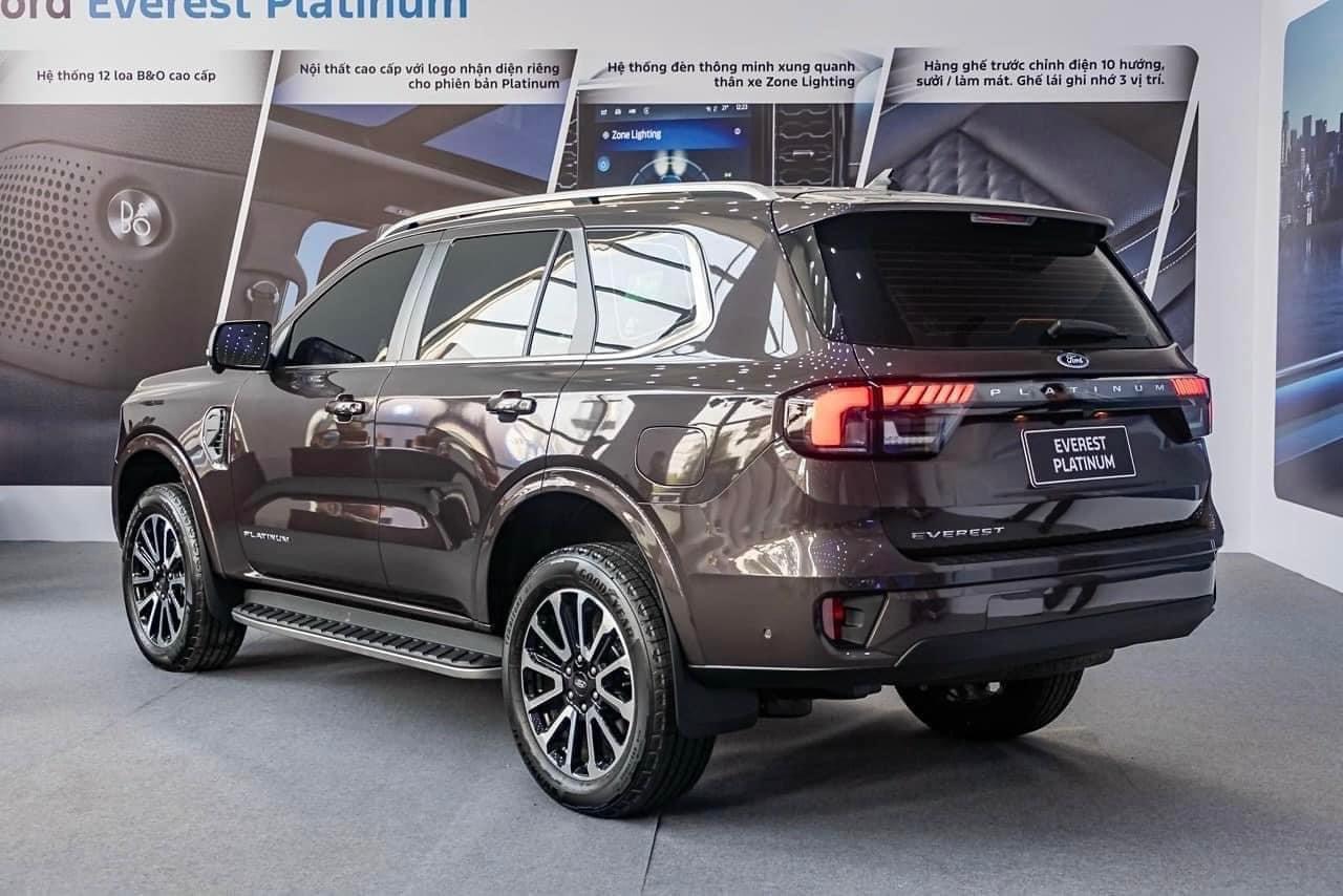 Ford Everest Platinum - Thế hệ mới 2